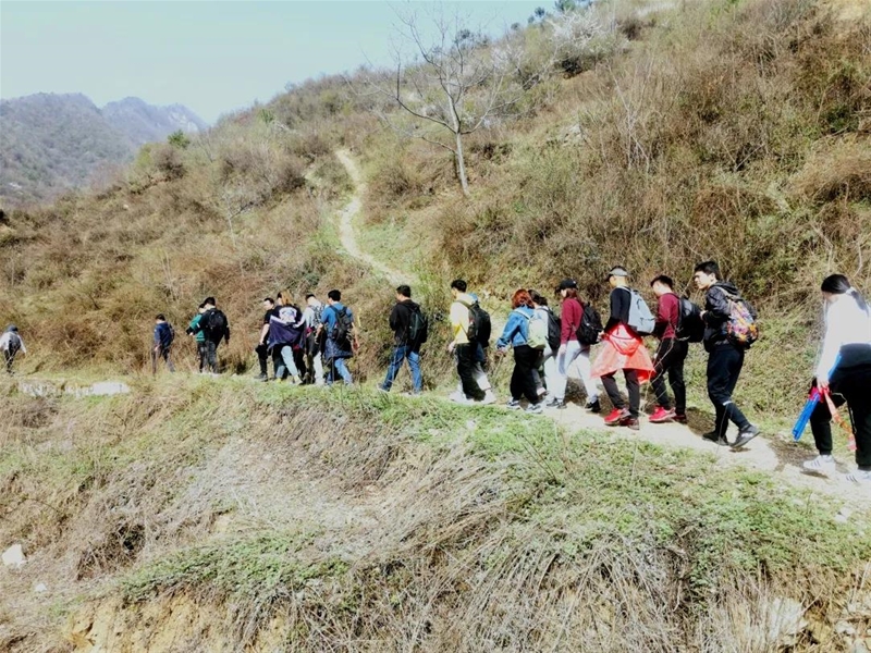 徒步9小時(shí)！貝博兒人挑戰(zhàn)2449米東秦嶺第二高峰——箭峪嶺